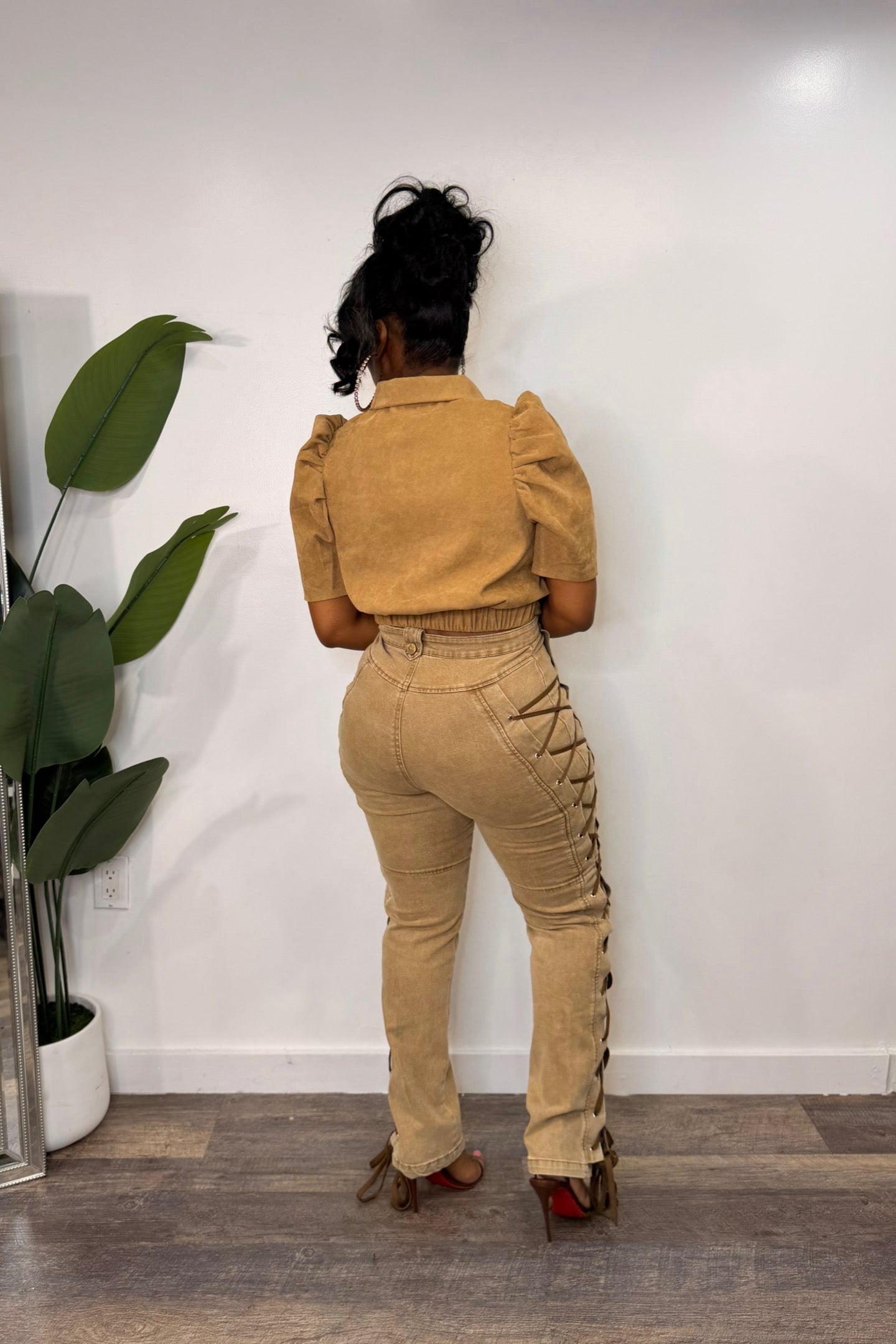 LACE UP HIGH RISE PANTS