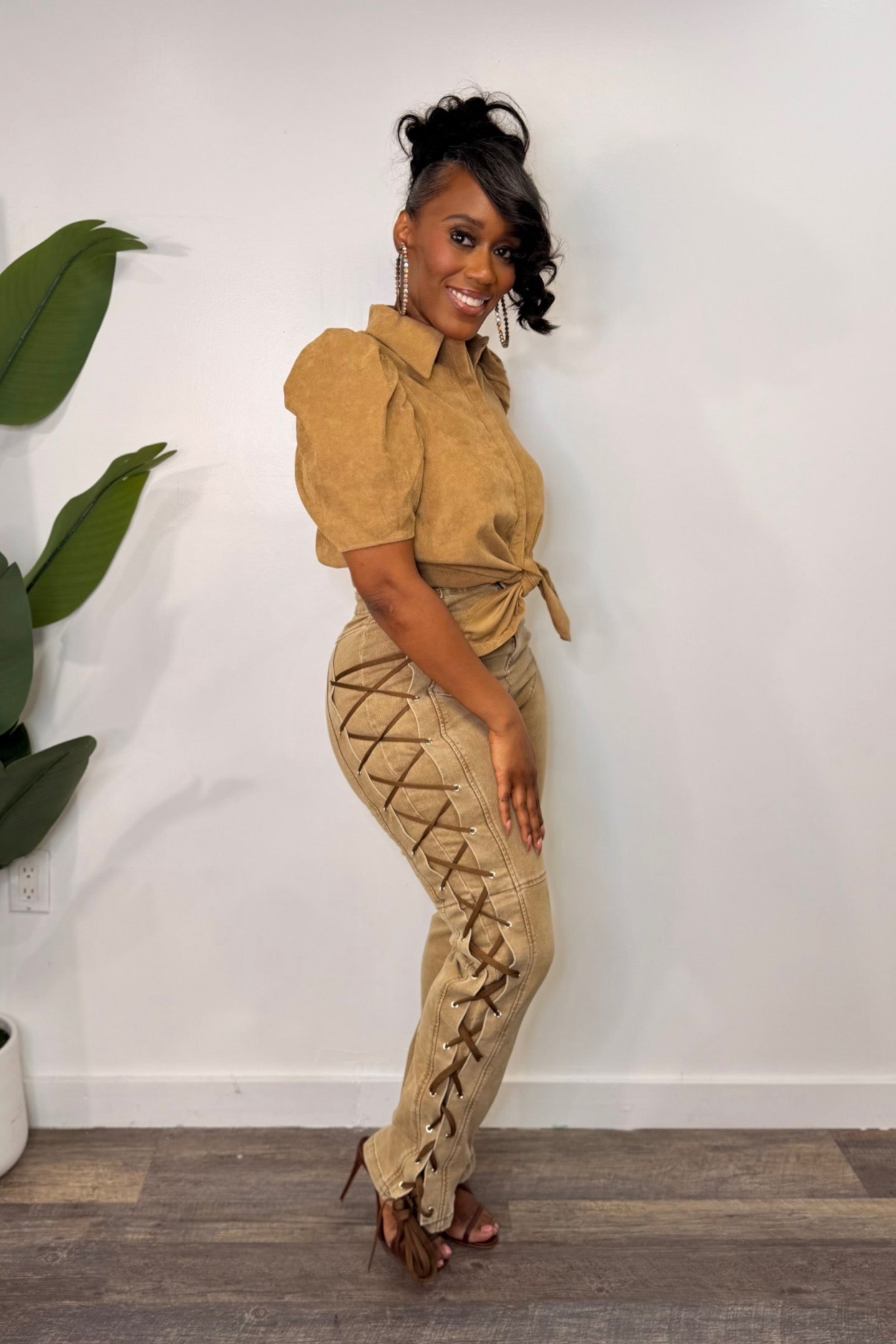 LACE UP HIGH RISE PANTS