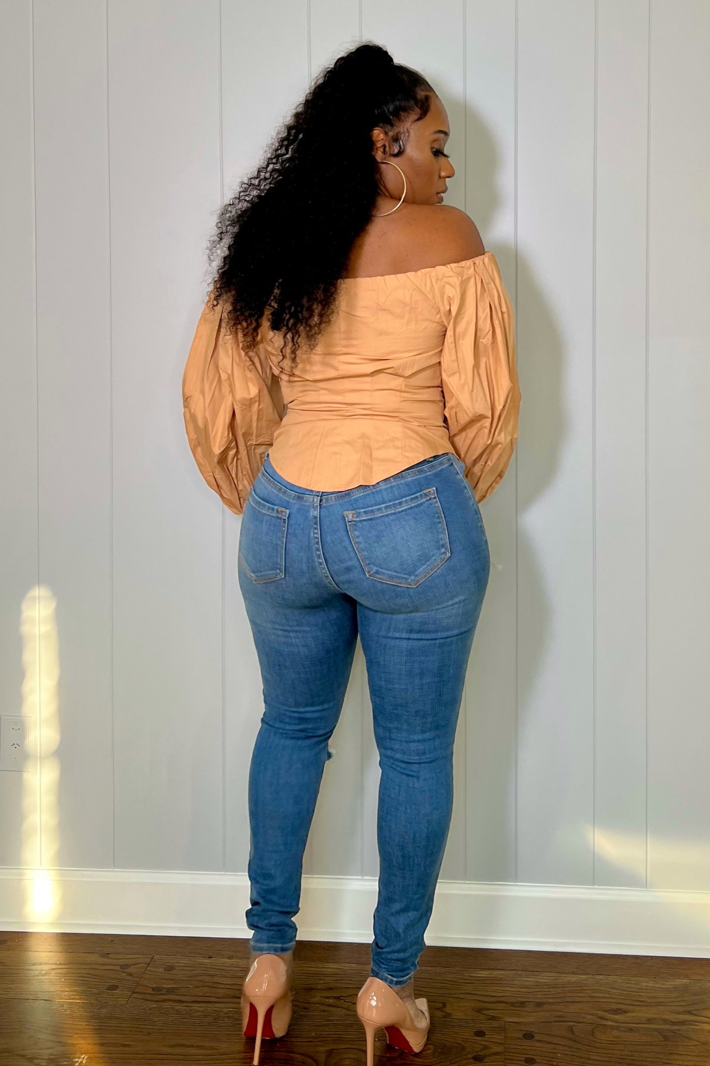 OFF THE SHOULDER TOP