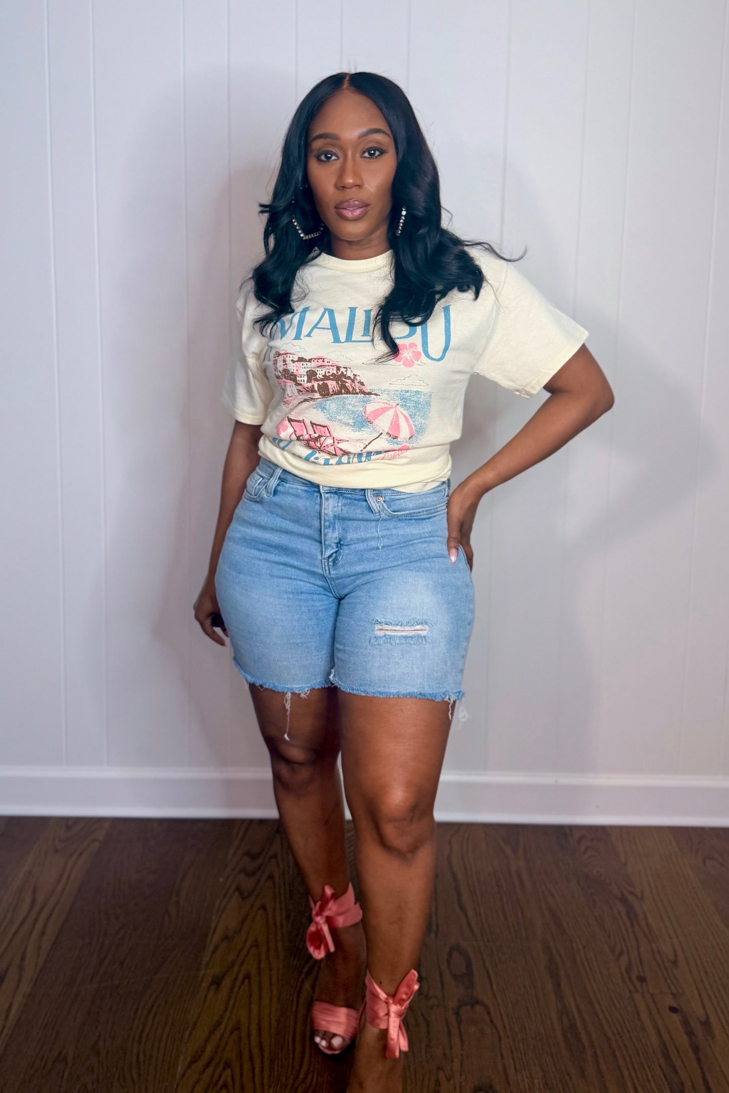 HIGH-WAIST FRAYED DENIM SHORTS