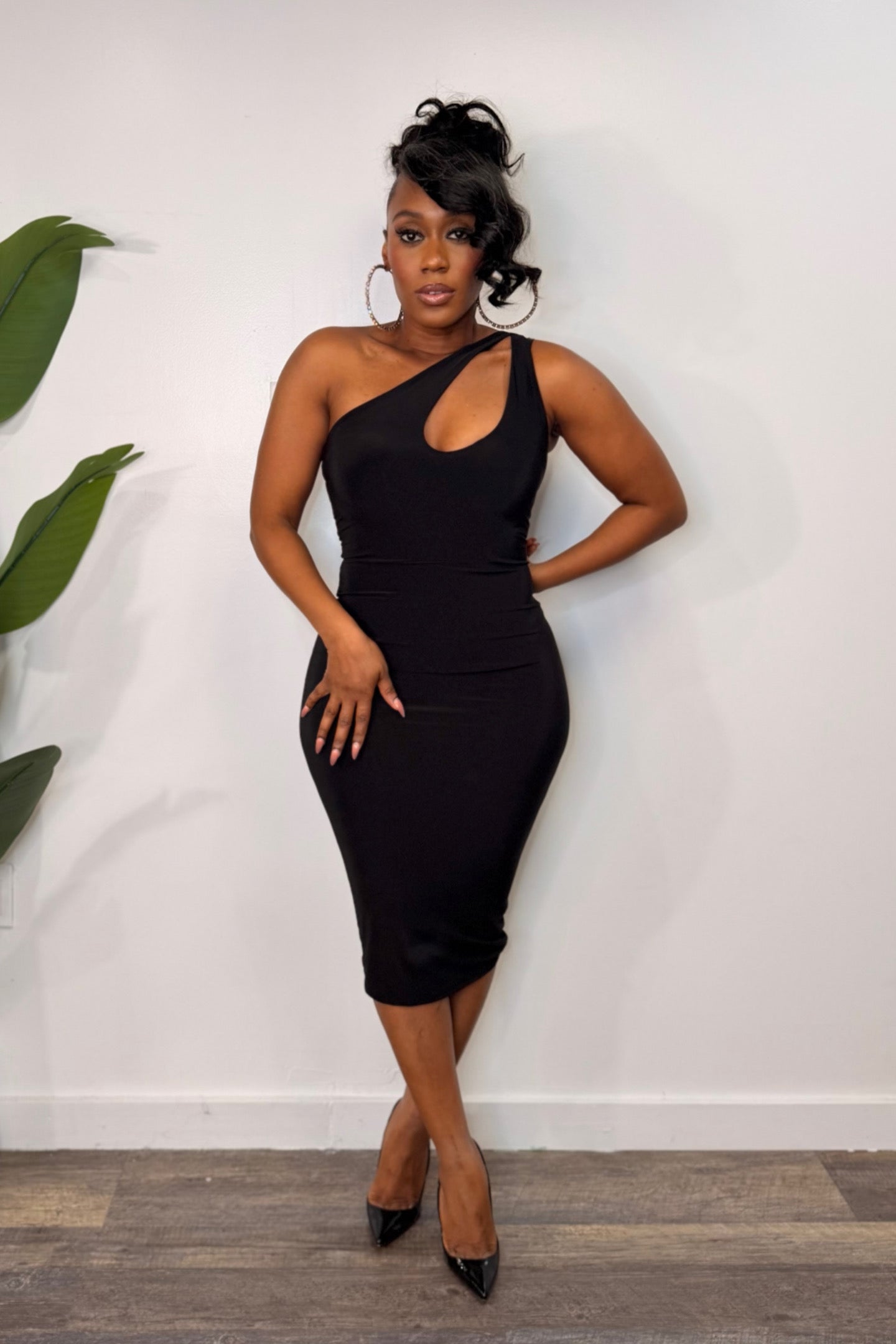 ONE SHOULDER CUT OUT MIDI DRESS