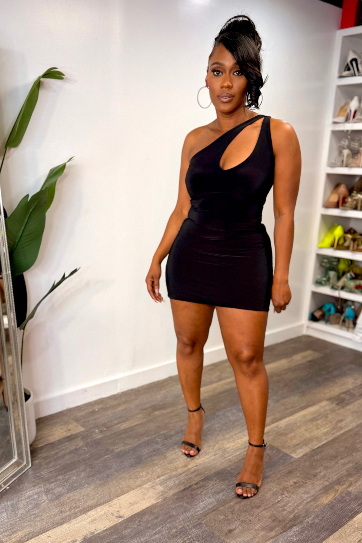 ONE SHOULDER CUT OUT MIDI DRESS